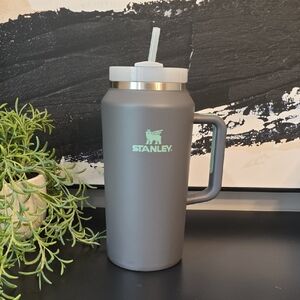 Stanley Charcoal Tumbler with Handle